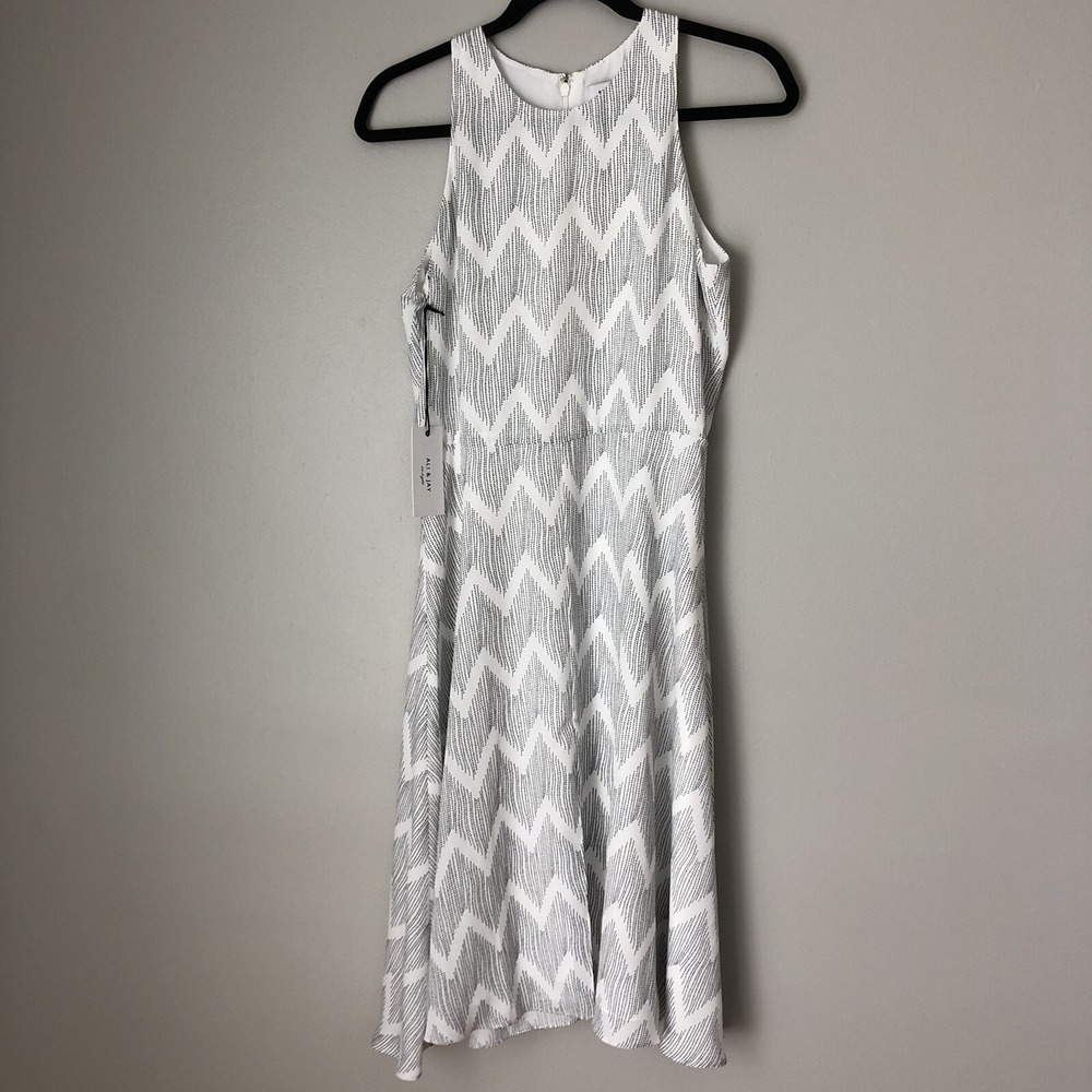 NWT Ali & Jay Los Angeles Women's Medium White Slit Front Chevron Pattern Dress